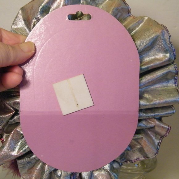 Mardi Gras Lady with Feathers Wall Mask - Picture 8 of 8